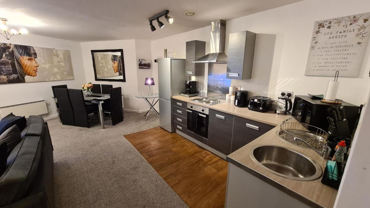 Luxury 2 Bed Apt With Free Wi-Fi & Parking Manchester Exterior foto